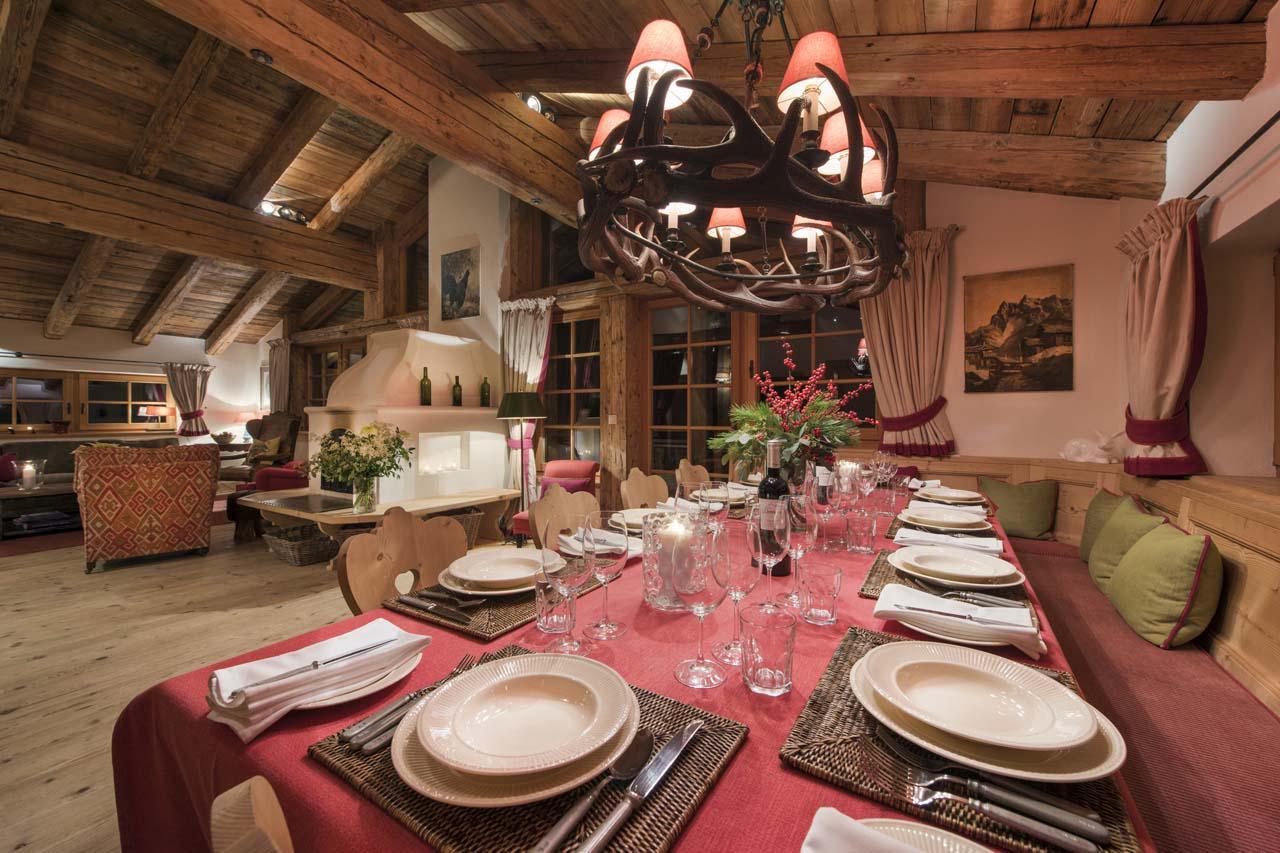 Spacious dining table at Apartment Antoinette in St Anton