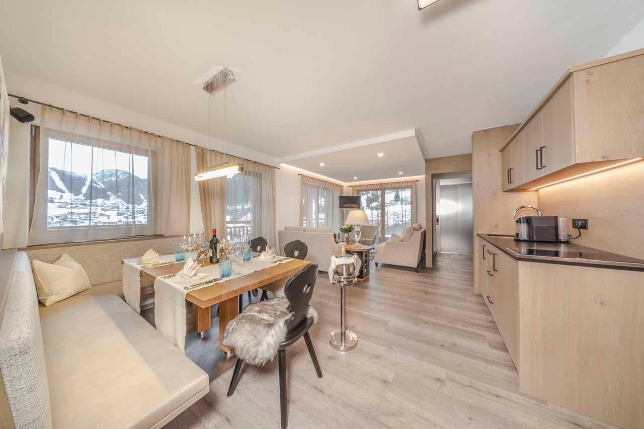 Dining room at Apartment Panorama in Val Gardena