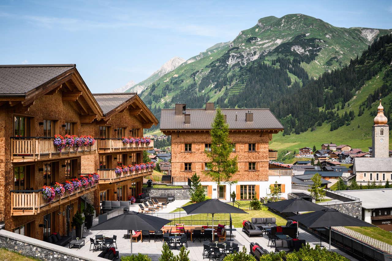 Terrace in summer of Aurelio Club Chalet in Lech in summer