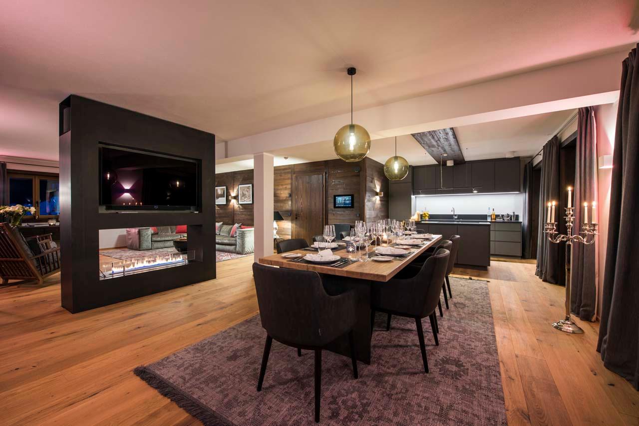 Dining area and kitchen at Exterior of Balegia Apartment 4 in Lech