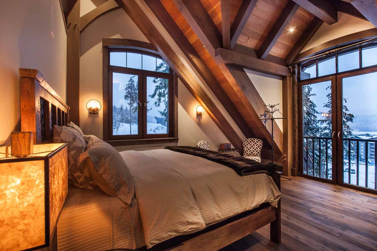 Lord Revelstoke bedroom at Bison Lodge in Revelstoke