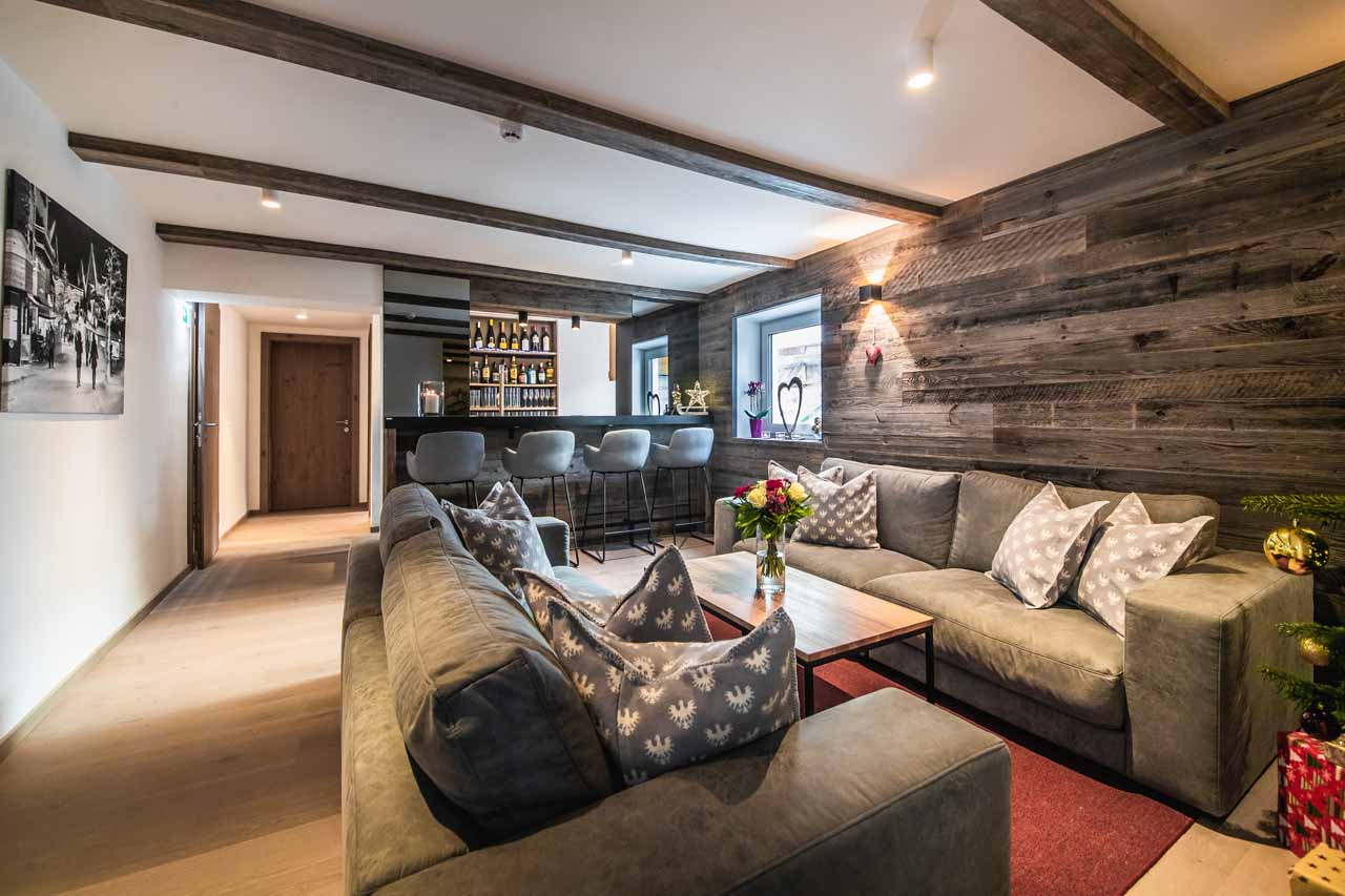 Bar and lounge at Chalet 47 in St Anton