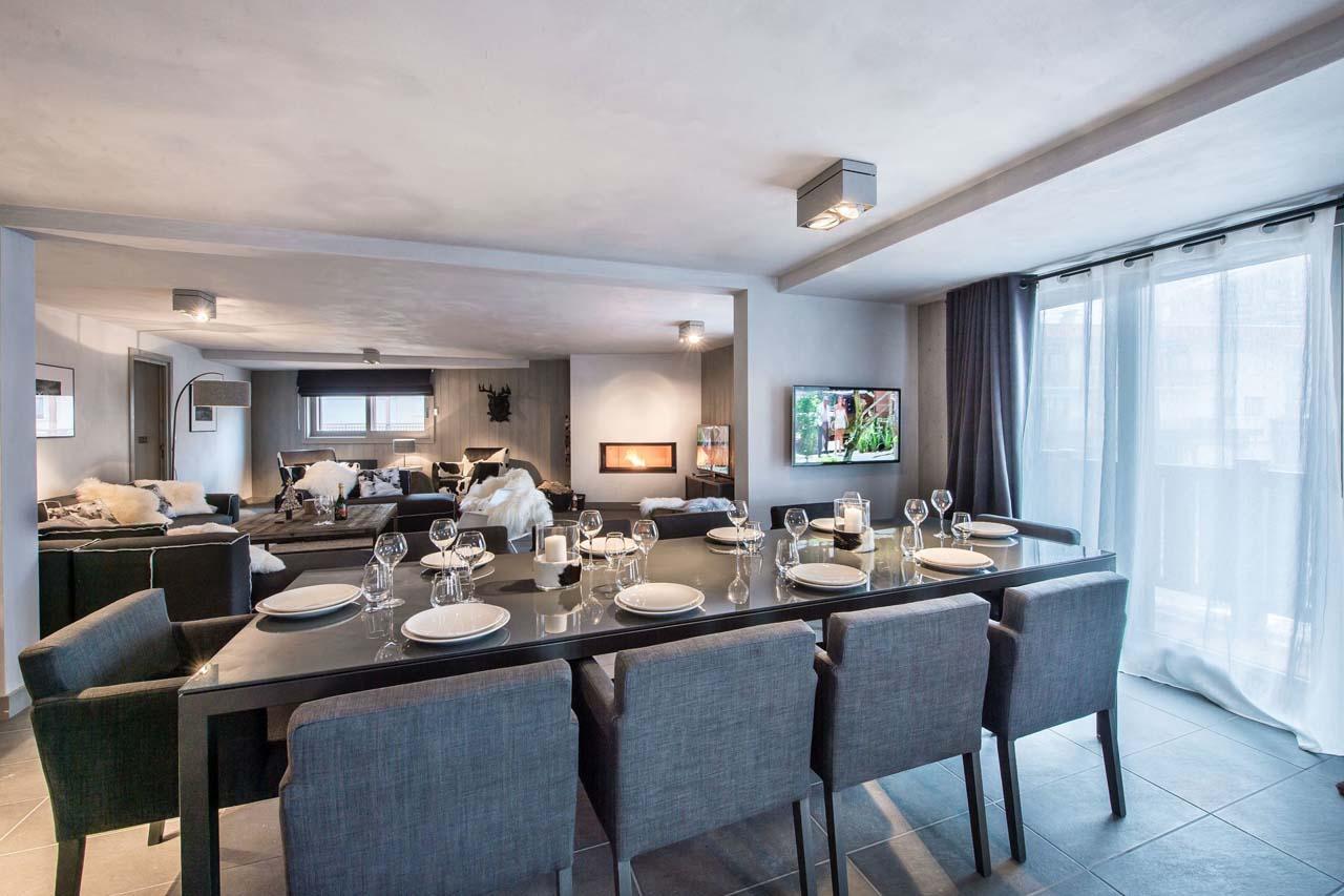 Dining table seating ten in Apartment Abondance in Courchevel 1650
