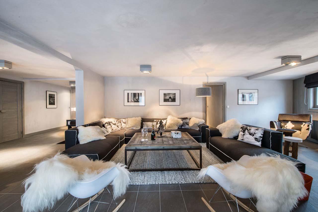 Comfortable seating in living area of Apartment Abondance in Courchevel 1650