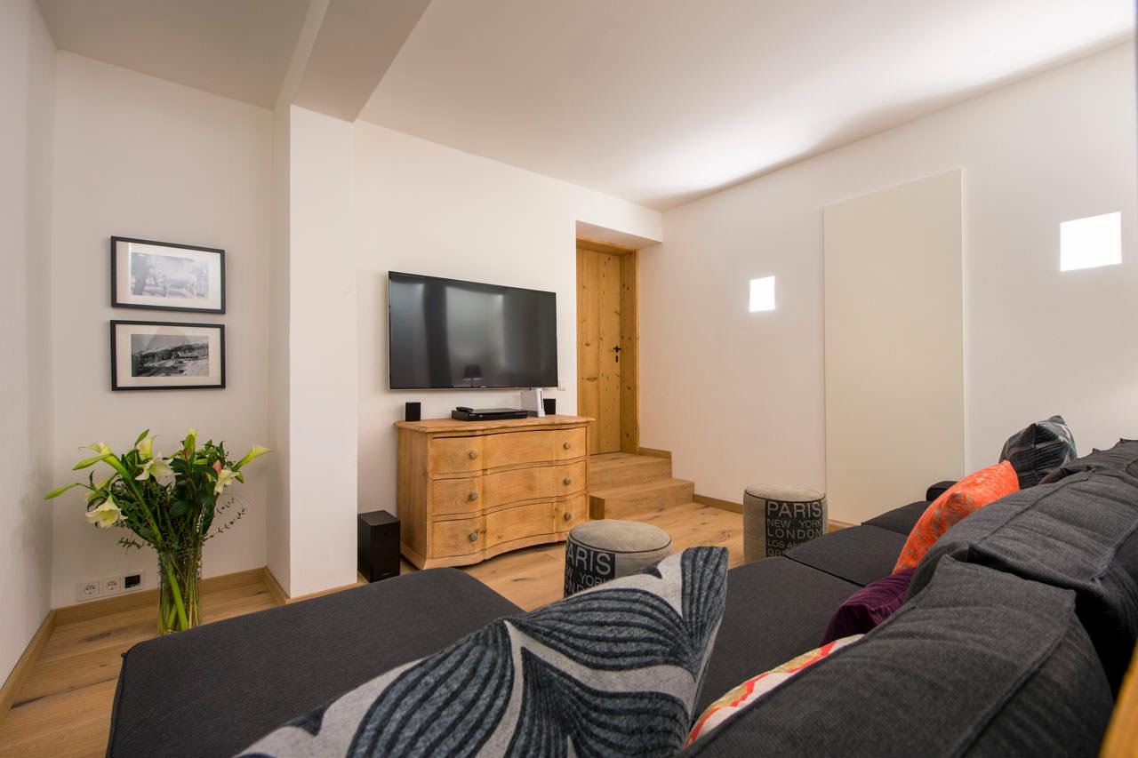 TV room at Chalet Almajur in St Anton