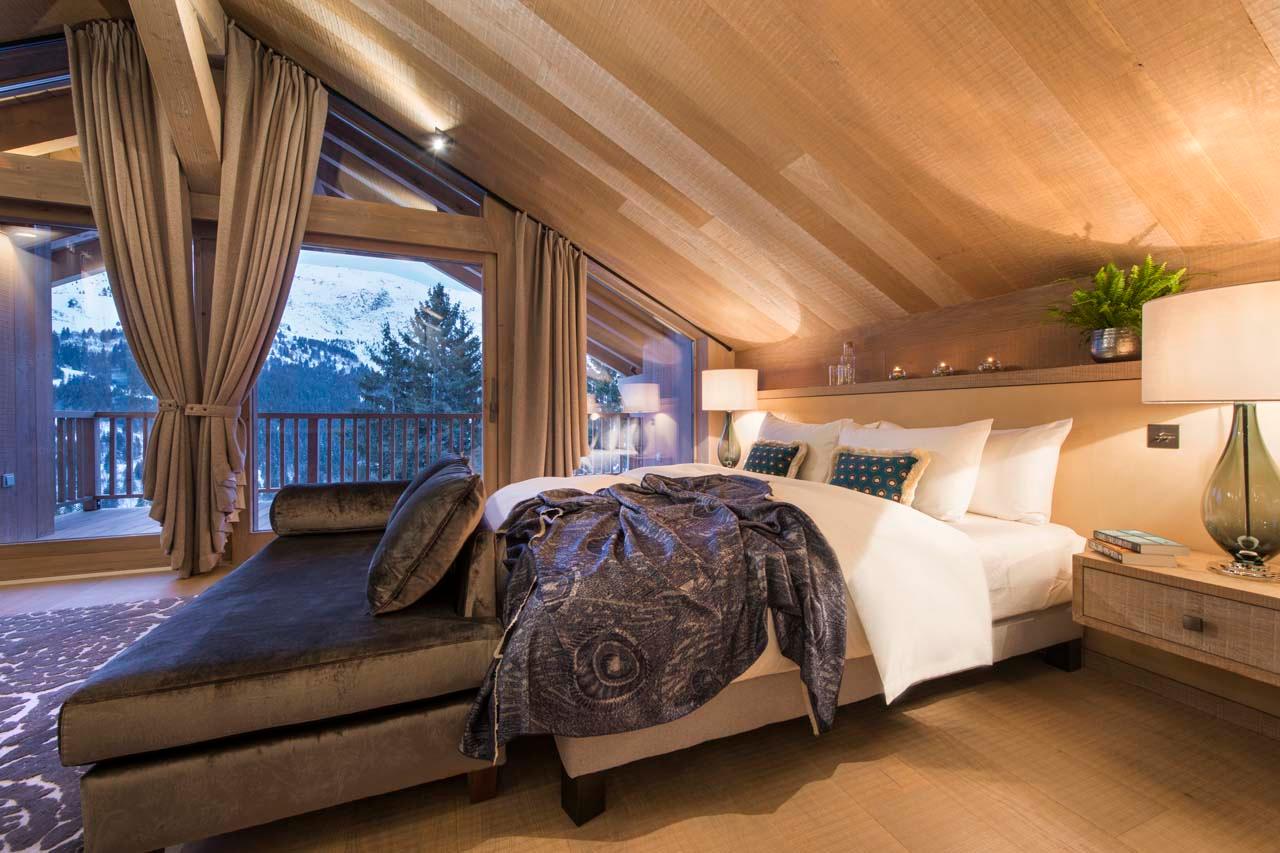 Master bedroom at Chalet Alpaca in Meribel