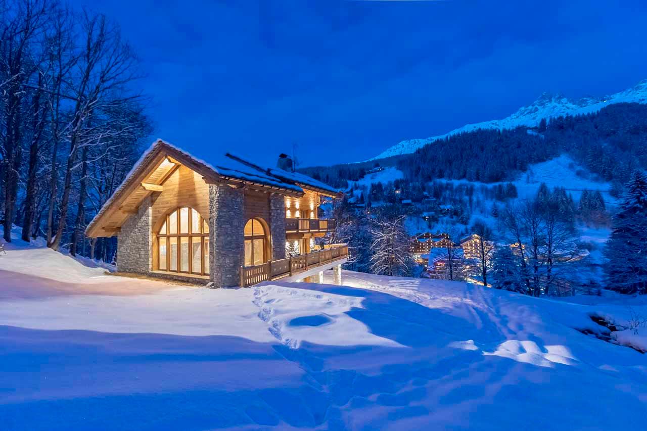 Ski-in/ski-out access to Exterior of Chalet Alya in Meribel