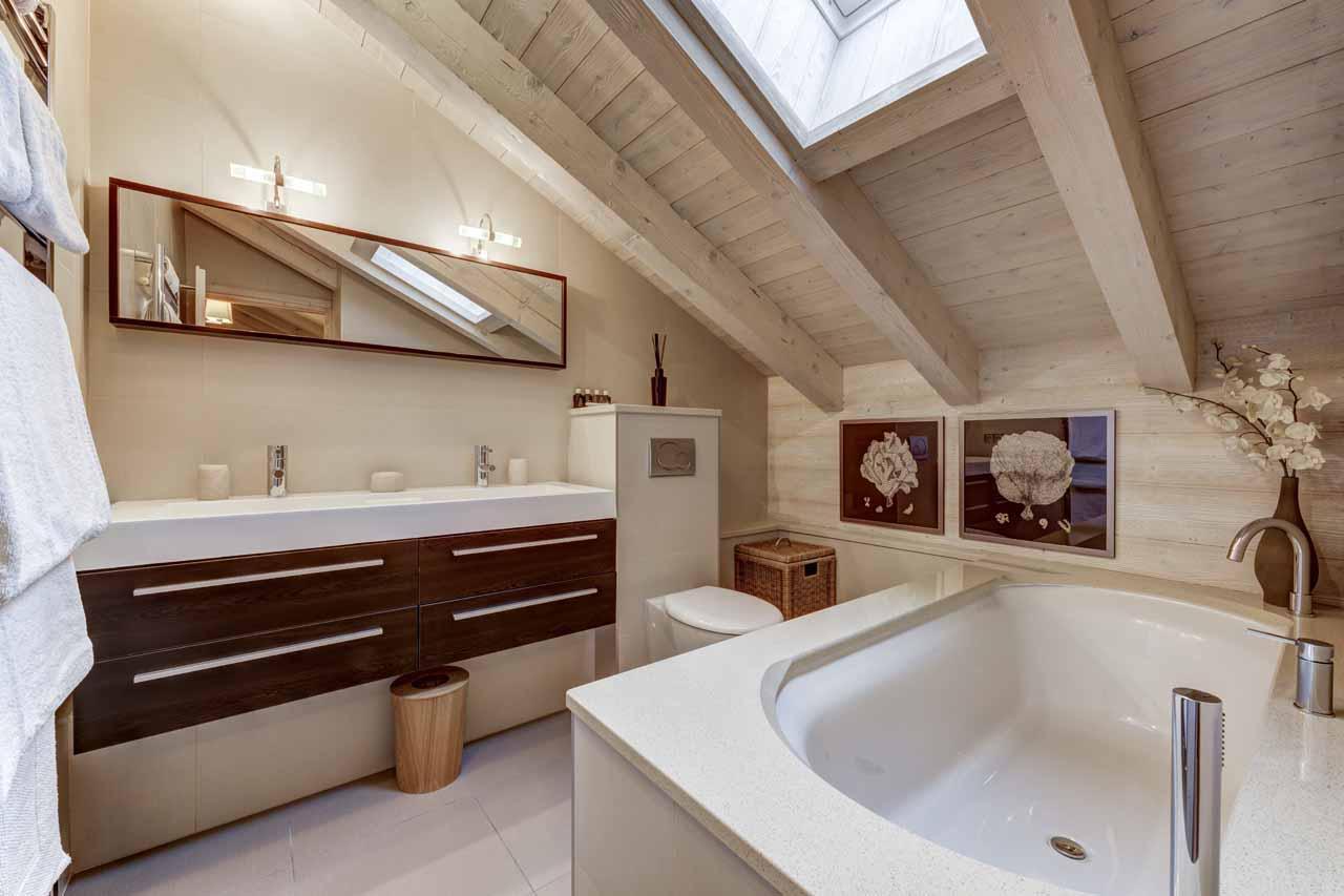 En-suite bathroom at Chalet Floralie in St Martin de Belleville