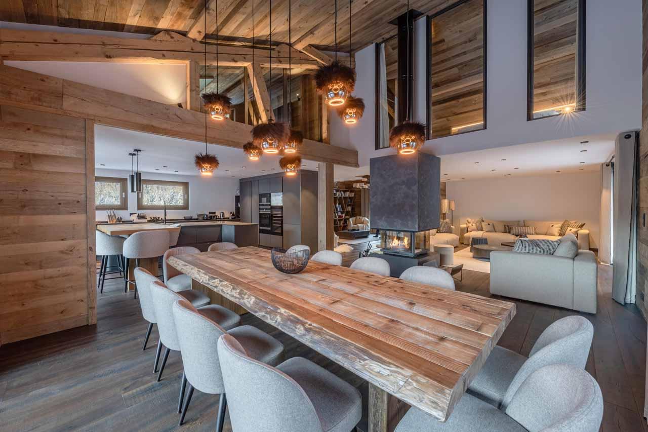 Dining table in Chalet Glacier, Chamonix