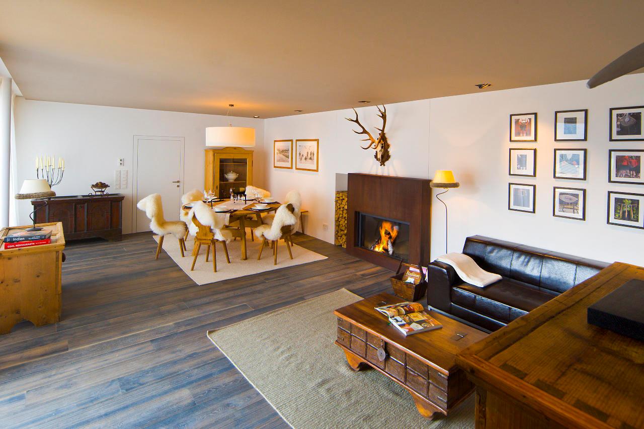 Open plan living/dining area in Chalet Obertreyen near Kronplatz