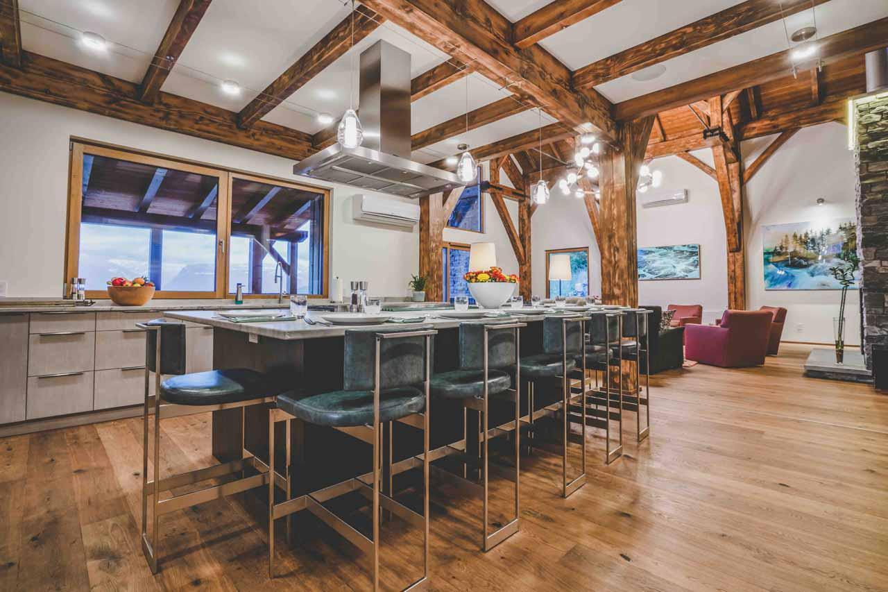 Kitchen in Chalet Flying Moose, Revelstoke