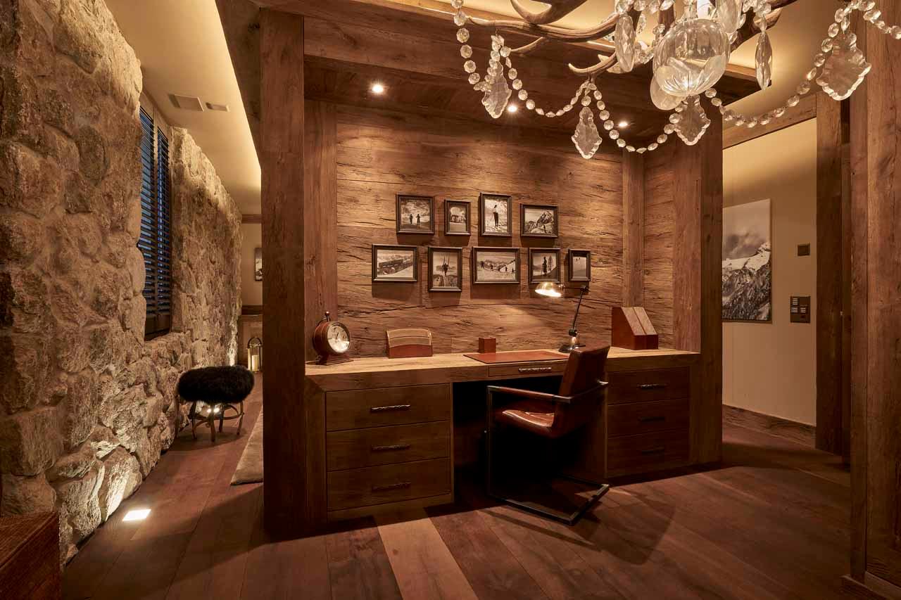 Office area at Penthouse Elbert Lodge in Davos