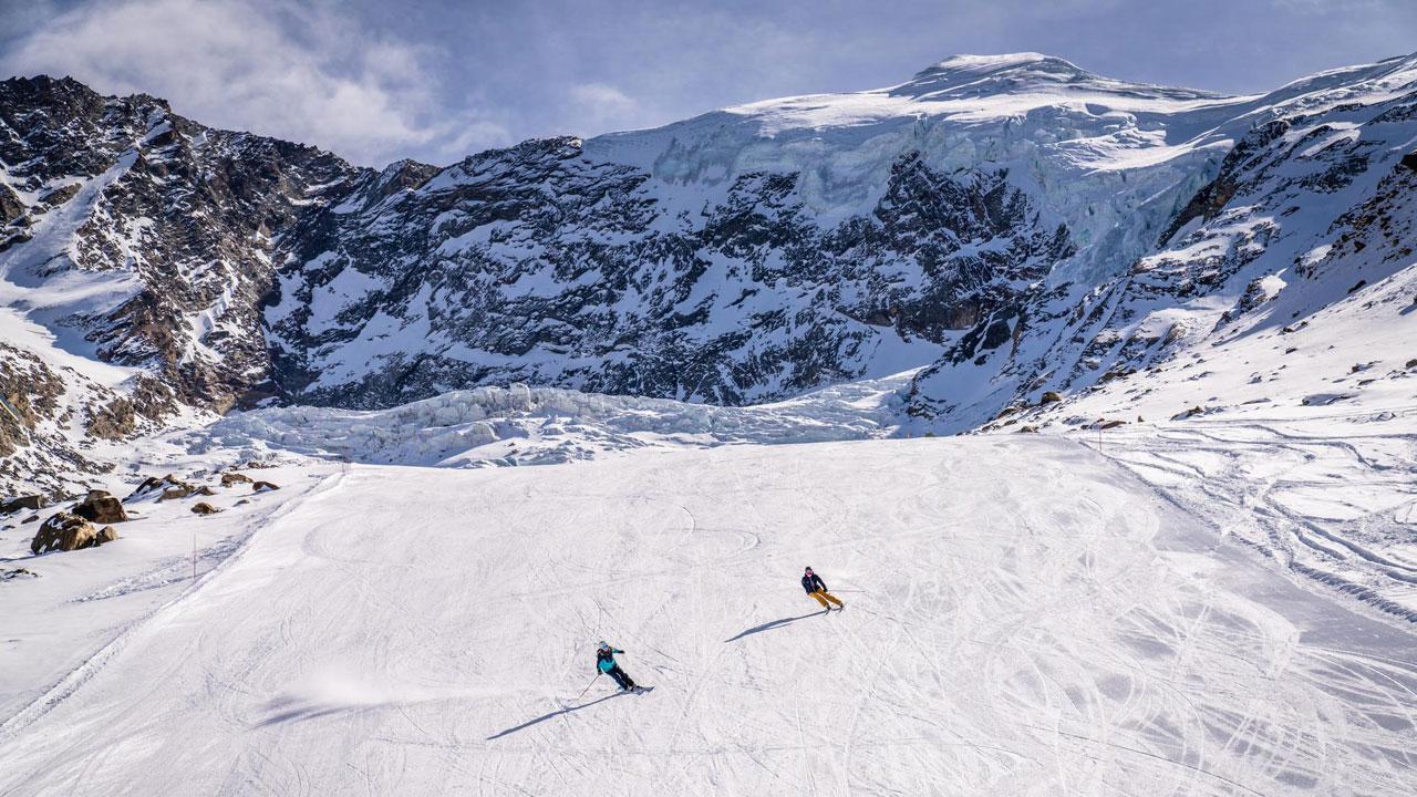 Skiing in Saas Fee